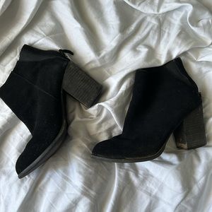 urban outfitters black suede ankle booties